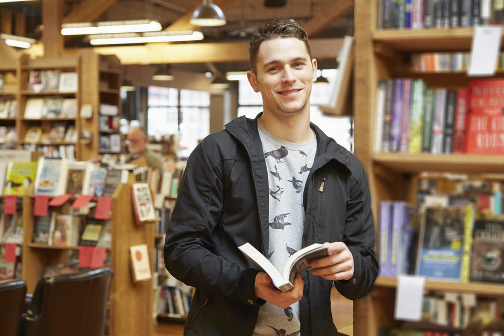 Bücher für große und kleine Leser & Leserinnen gibt es in verschiedenen Filialen